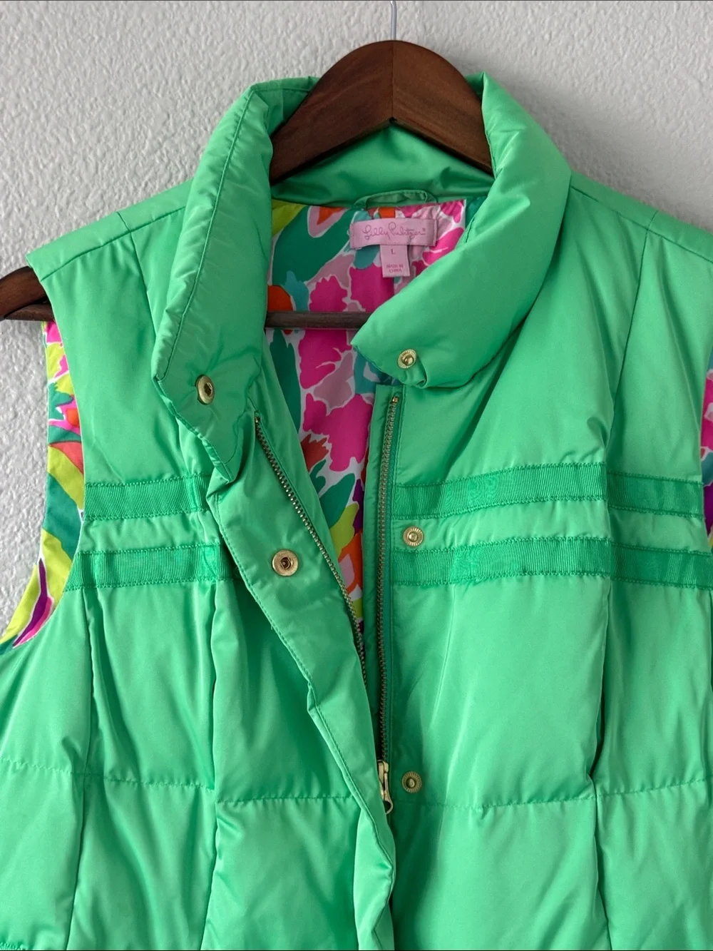 Lilly Pulitzer Kate green floral puffer vest large - Picture 4 of 14